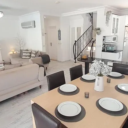 London By Luxury Group Вилла