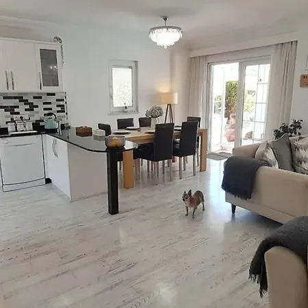 London By Luxury Group Вилла *